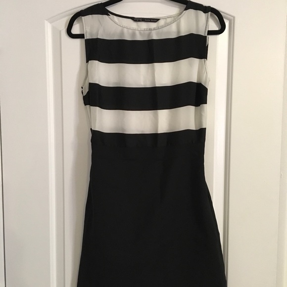 Zara dress black and white stripes 🌺 - Picture 1 of 6